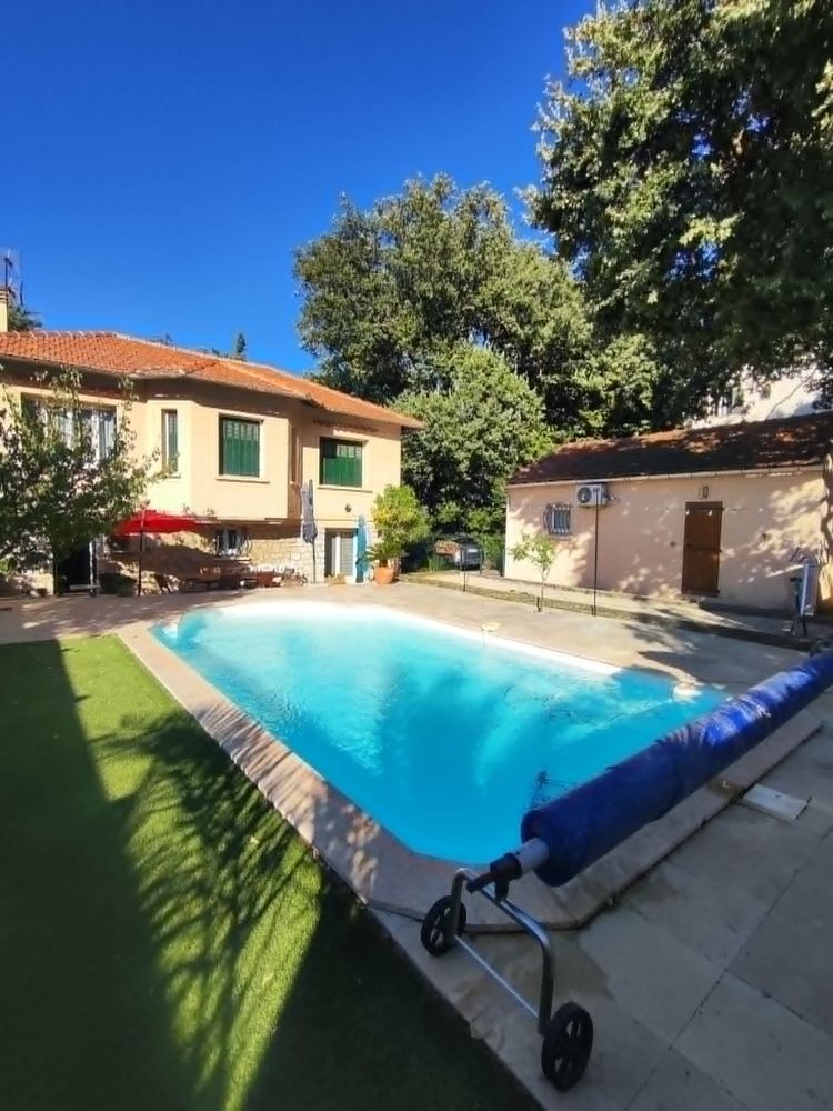 135 M2 + Studio indépendant 21 M2 + Garage 21 M2 + Piscine