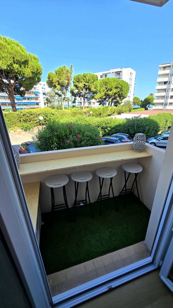 CAGNES-SUR-MER À 100 M DE LA PLAGE T2 RÉNOVÉ 32 m²