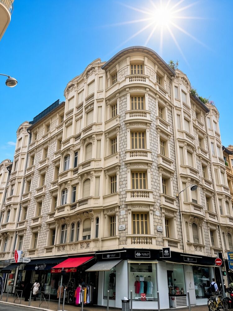 Nice Carré d'Or - 4 pièces de 90m² avec profession libérale