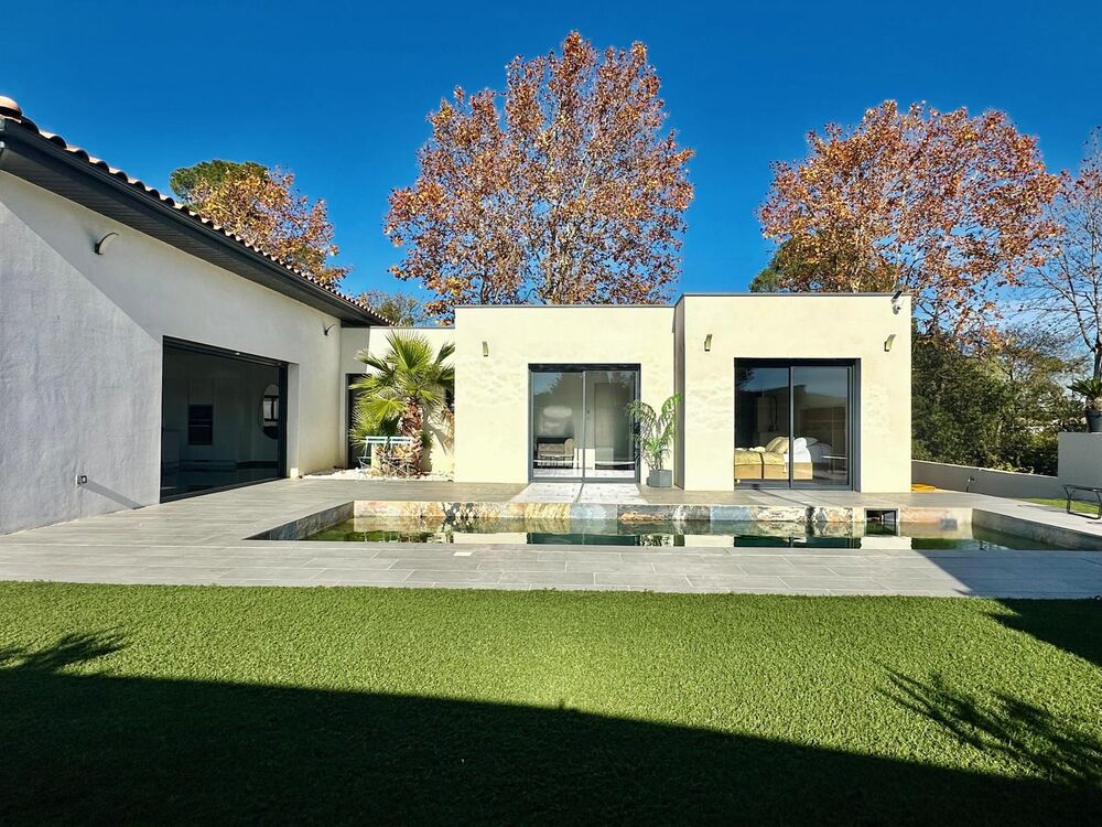 Villa contemporaine avec piscine