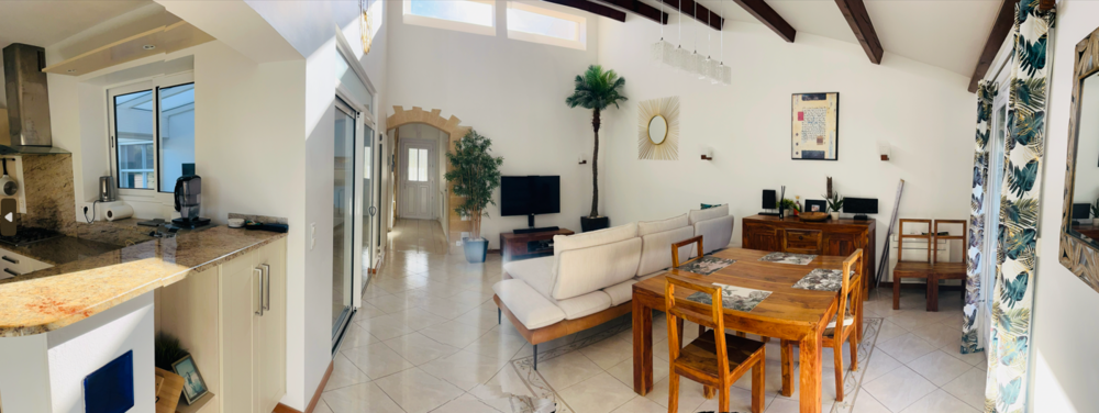 Jolie villa ensoleillée au calme rénovée proche centre plage