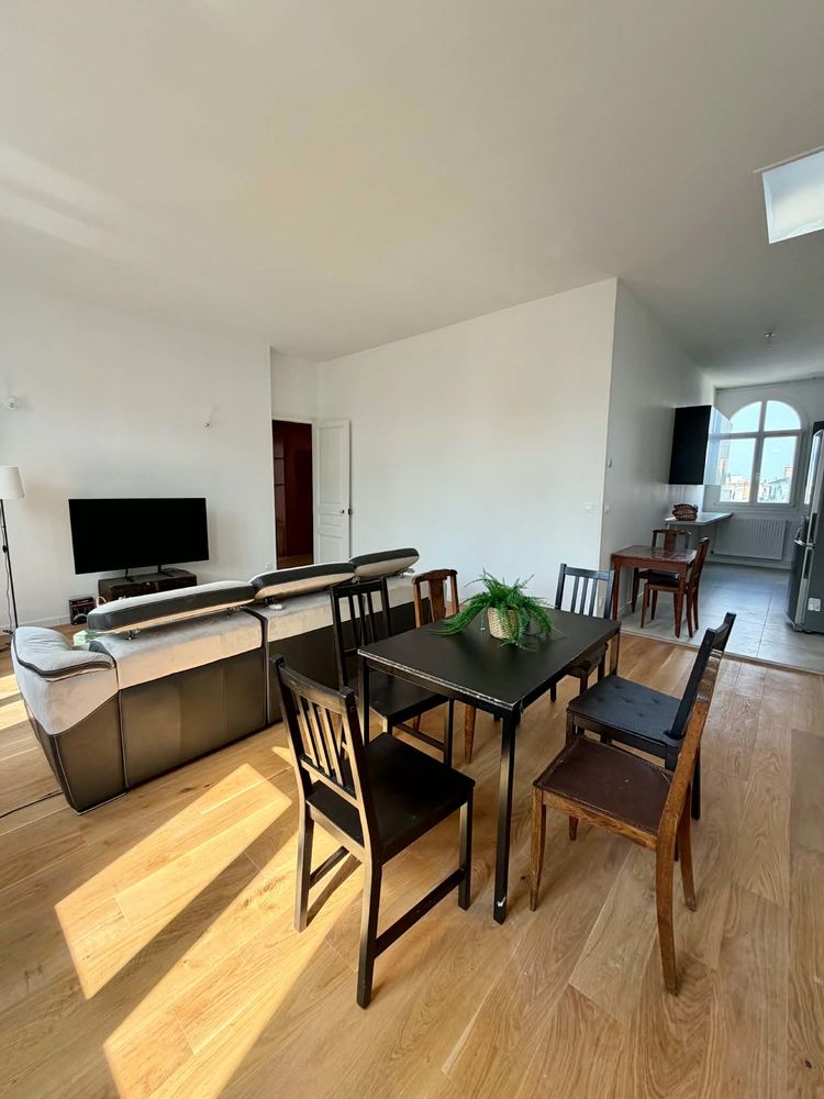 - APPARTEMENT DE 80 M² - DERNIER ETAGE - ASCENSEUR