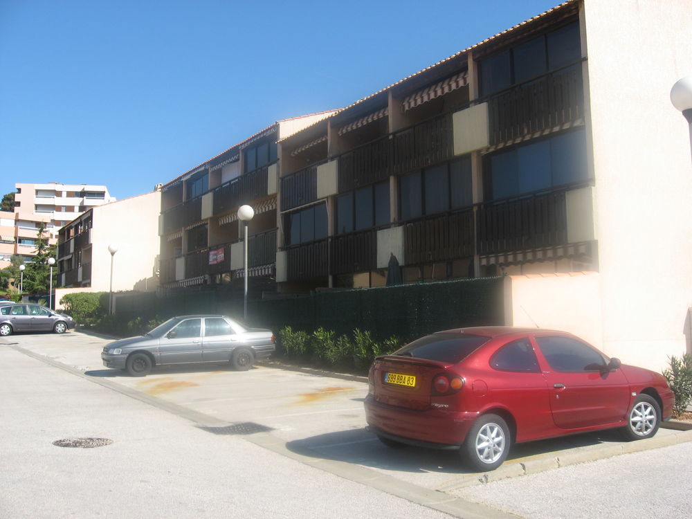 T2 MEUBLE 1er PARKING PRIVE, RESIDENCE SECURISEE 1à 2 Person