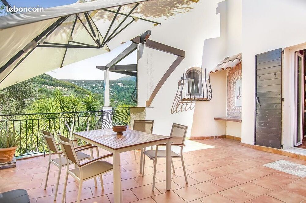 Maison d'architecte sur les hauteurs de GRASSE avec piscine
