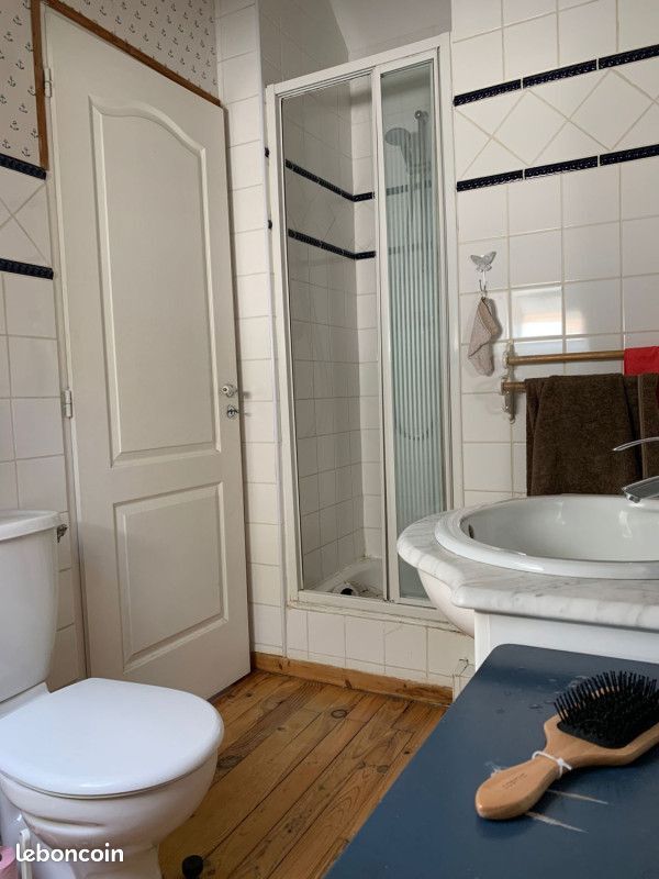 chambre étudiant(e) de 17m 2, lumineuse, à St Genis Lav