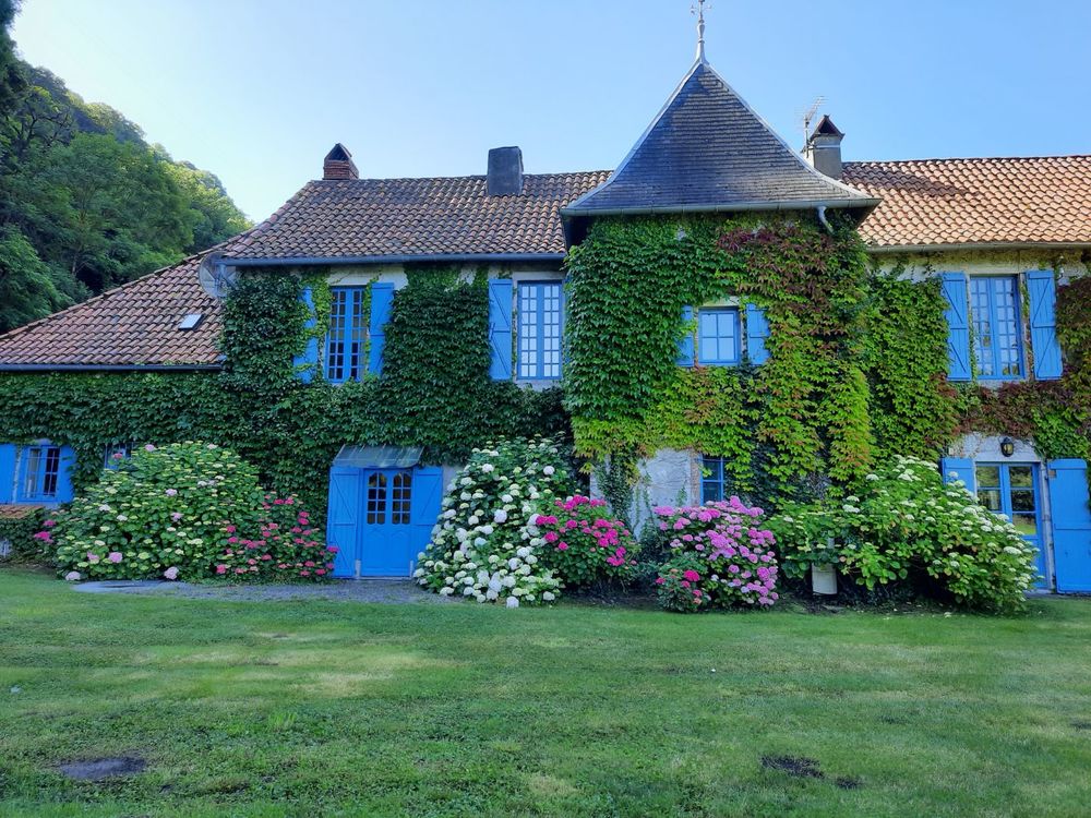 BELLE DEMEURE