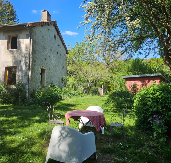 Maison ancienne avec 1 ha de terrain