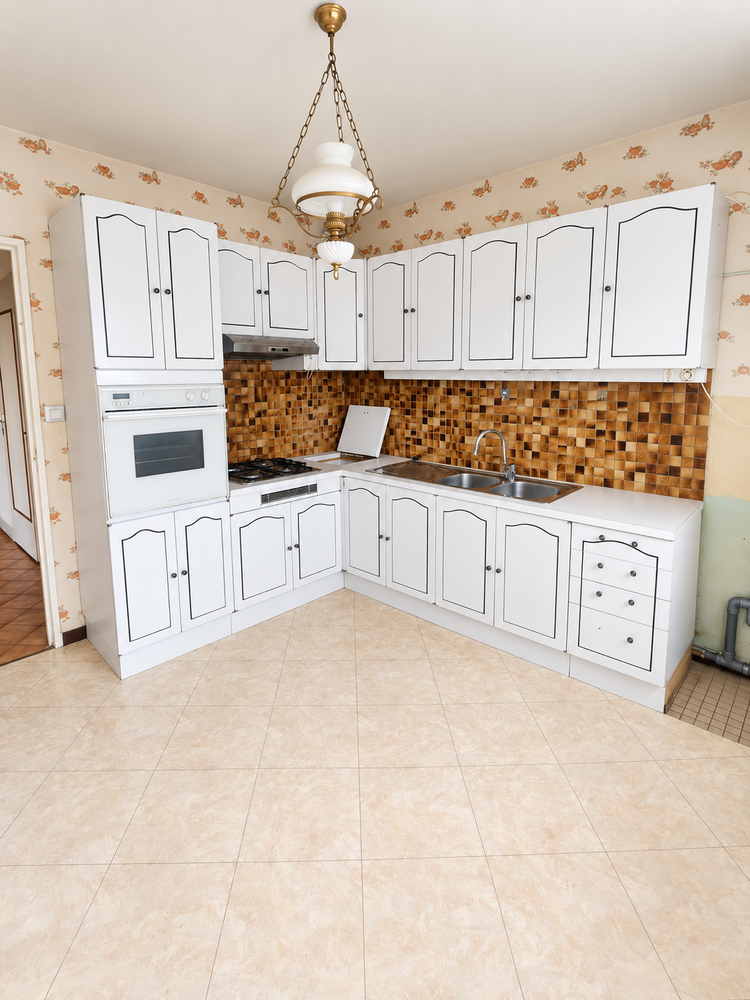 T4 82 m² ? 9e étage avec ascenseur ? balcon, vue dégagée, pa