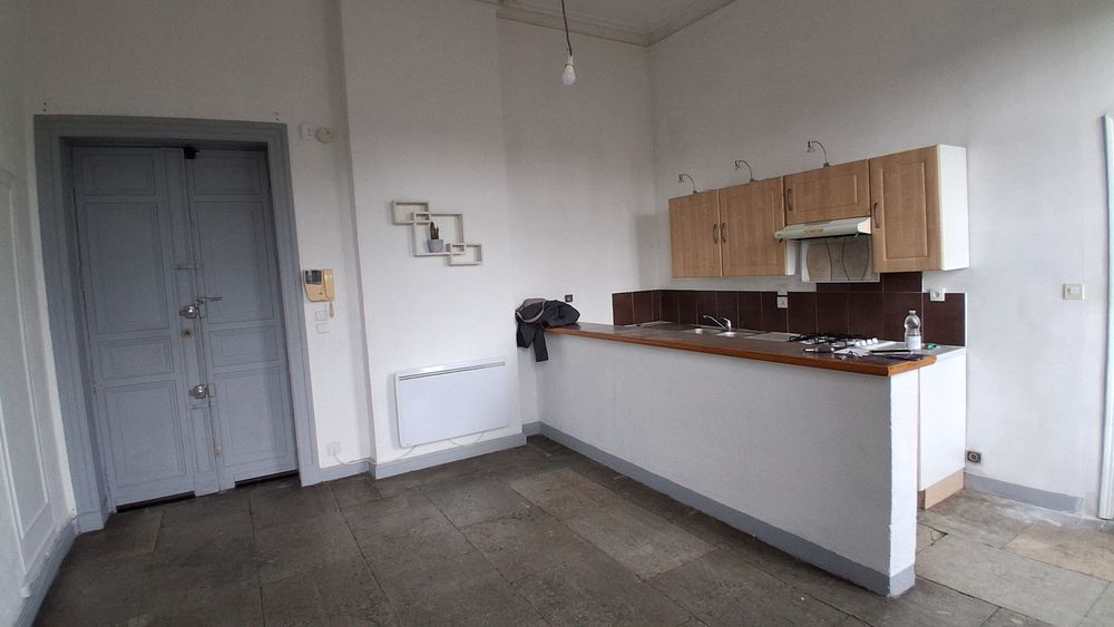 Particulier Appartement 2 pièces rue Séguier Nîmes
