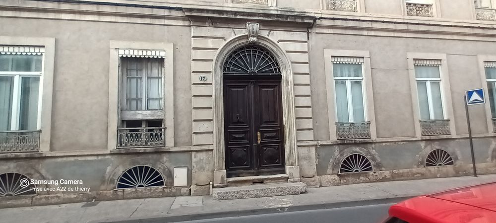 Particulier Appartement 2 pièces rue Séguier Nîmes