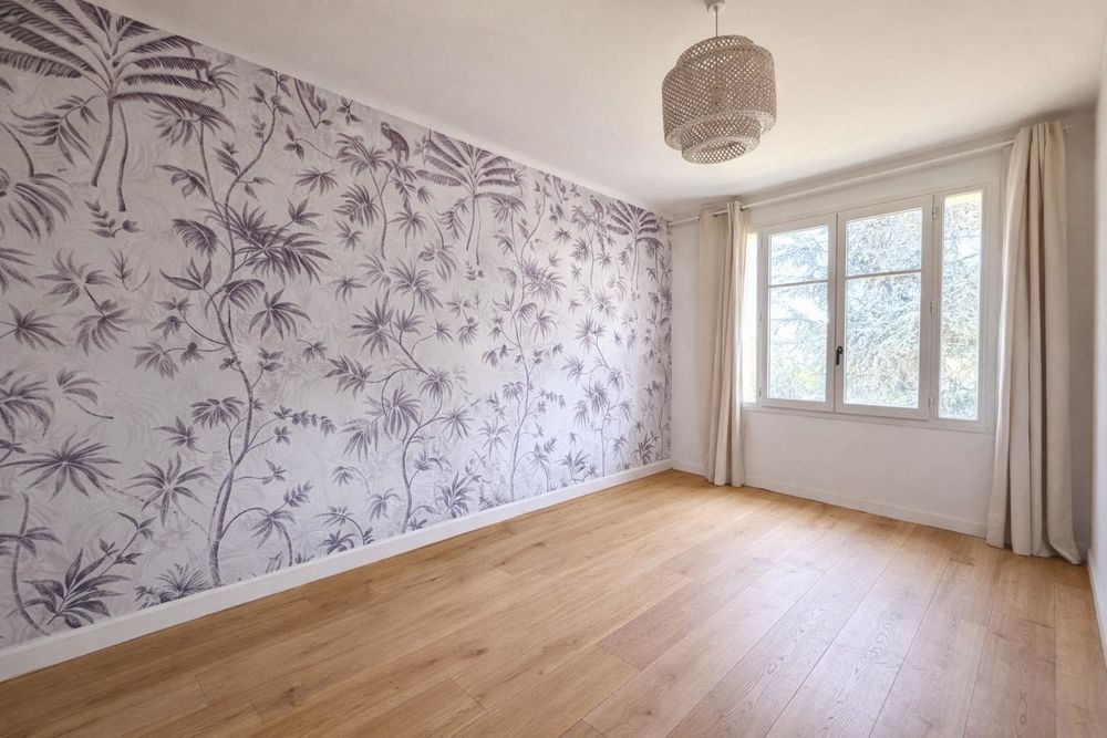 Appartement T3 possible T4 Tassin horloge