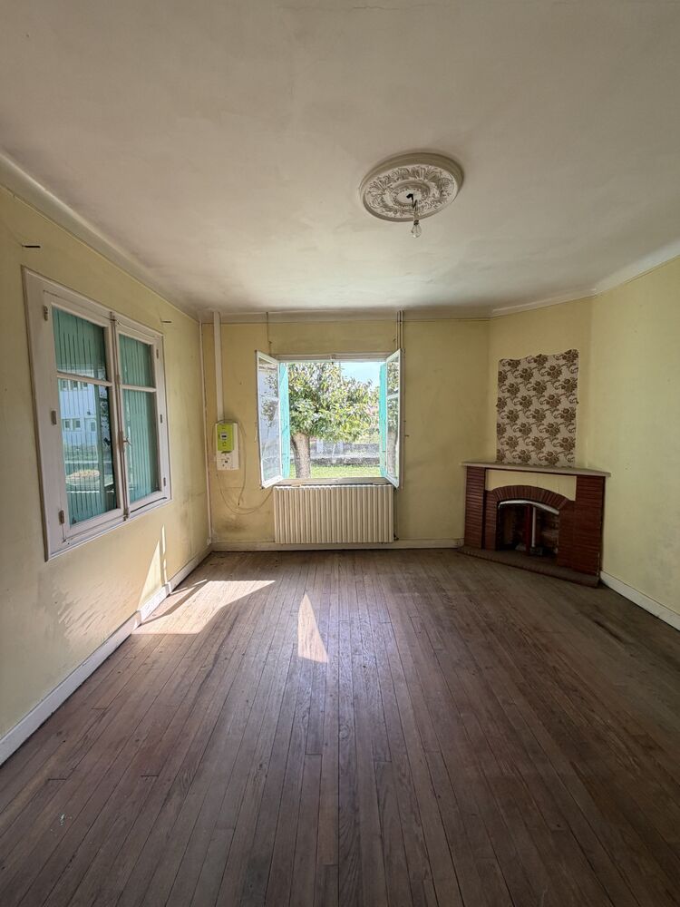 MAISON SUR TERRAIN DE 1600m2 - RARE SUR LE SECTEUR