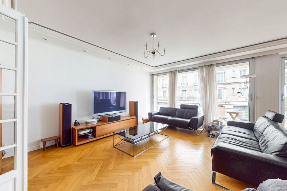 T5 3 chambres, 111m2 ,balcon, parking refait à neuf