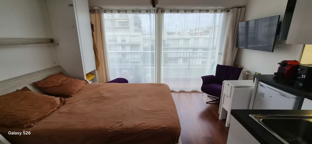 Studio rénové avec son balcon à Biarritz