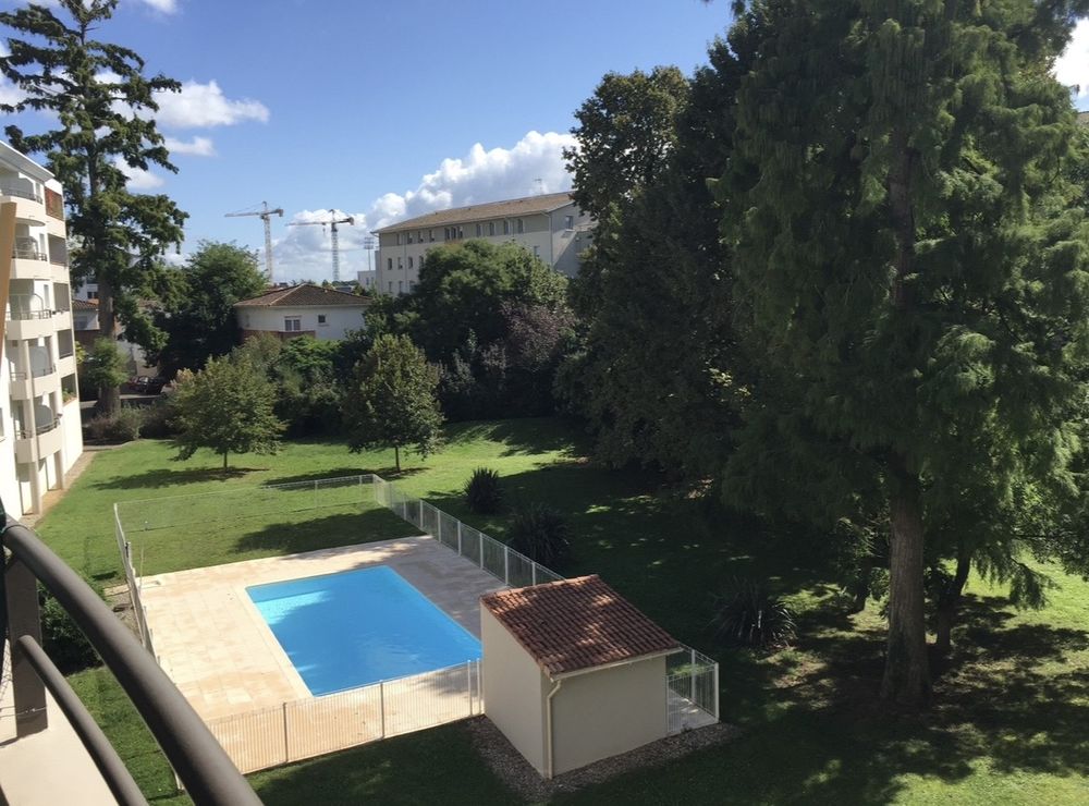 AGEN SUD ? T2 38 m² balcon, vue parc & piscine ? parking