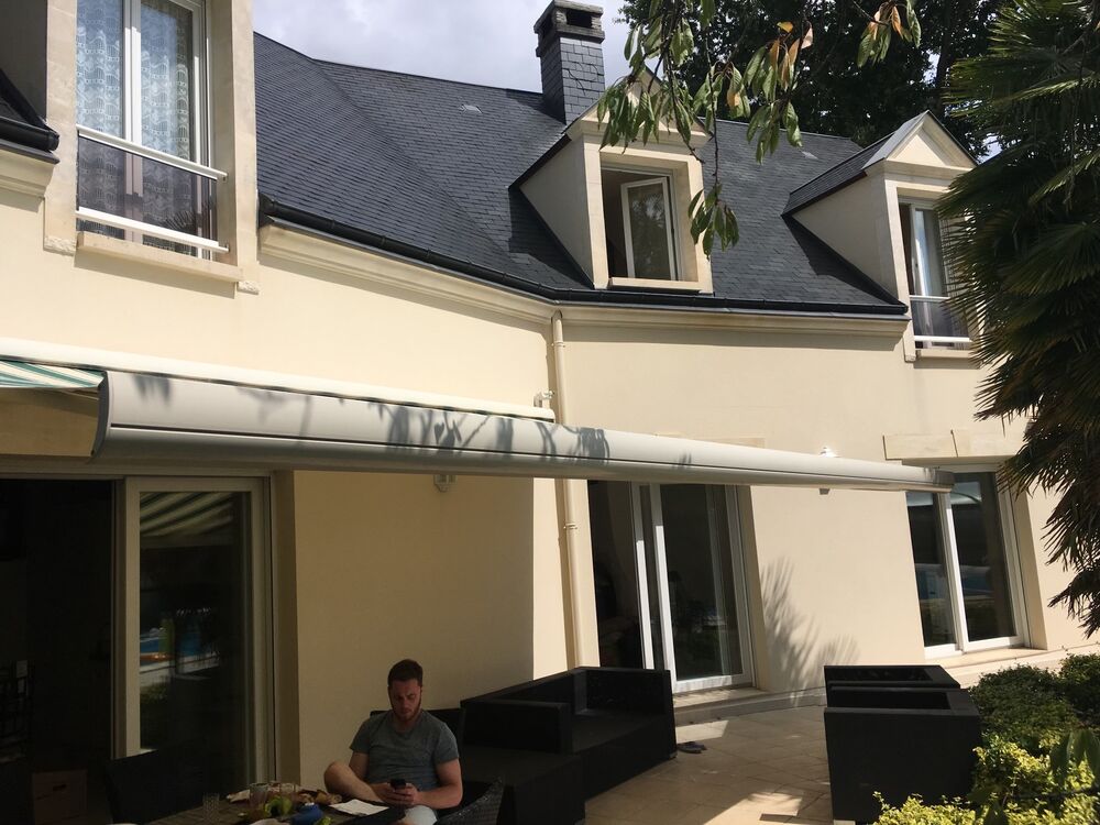 Maison familiale de 220 m², piscine couverte, sous-sol compl