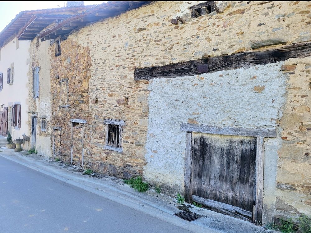 Grange 90M2 offrant de nombreuses possibilités d'aménagement