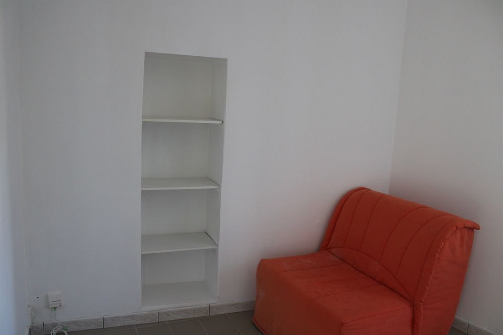 Studio T1 refait à neuf.