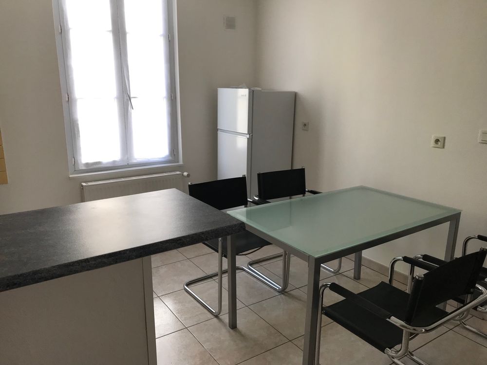 Troyes, beau F3 avec mobilier, TBE