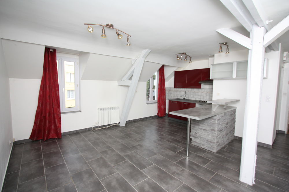 Troyes, coquet F3 avec mobilier TBE