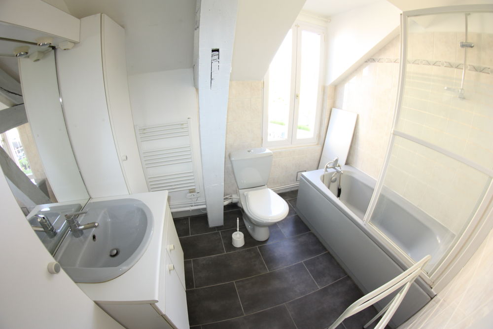 Troyes, coquet F3 avec mobilier TBE