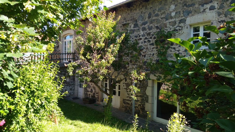 Grande maison avec jardin - quartier calme