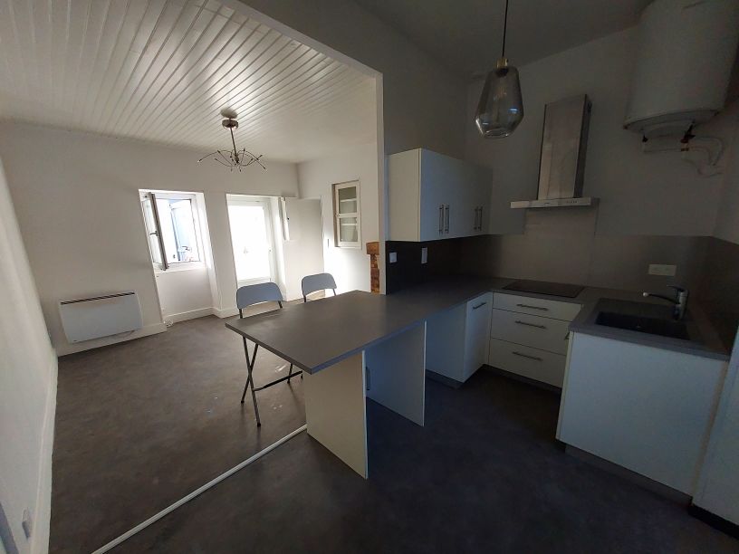 T3 - RDC 43M² AVEC JARDIN - REZE