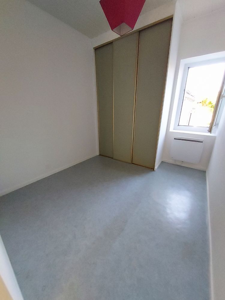 T3 - RDC 43M² AVEC JARDIN - REZE