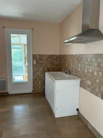 maison 3 pièces à Nerondes ( Cher )