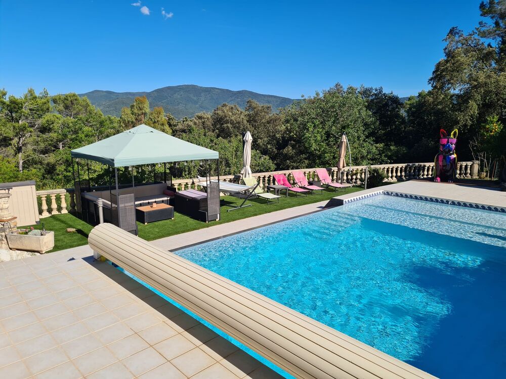 Maison de 7 pièces ? 250 m² + 150m² de dépendances