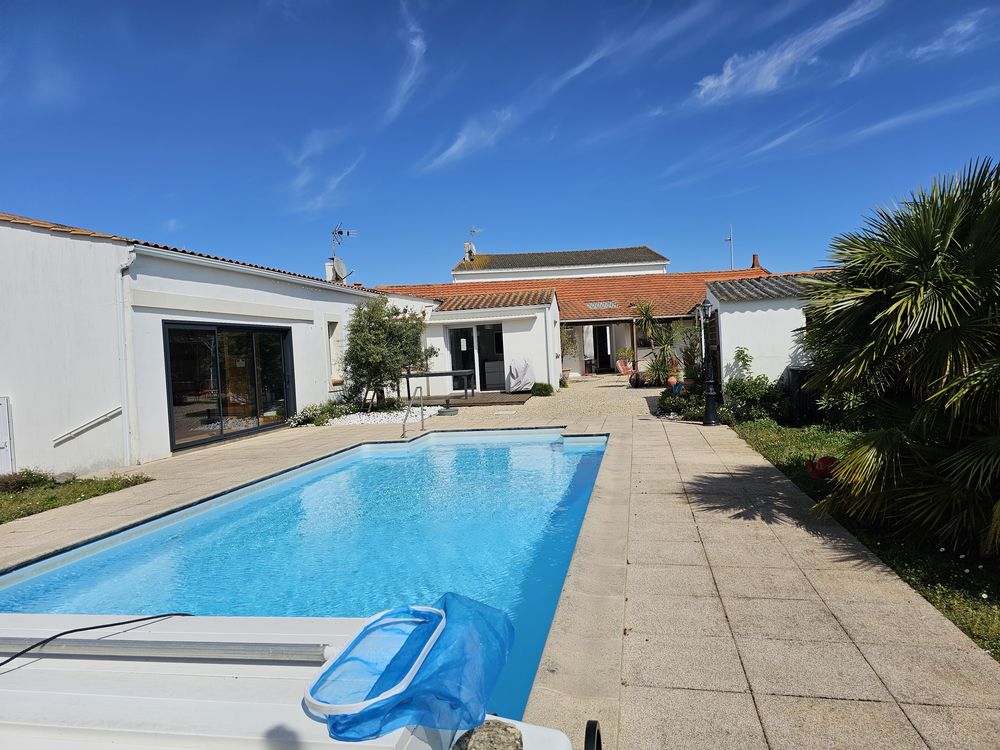 maison 141 m2 5 pièces terrain 664 m2 piscine et jacuzzi