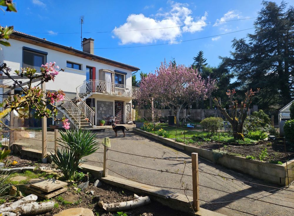 maison familiale avec studio indépendant