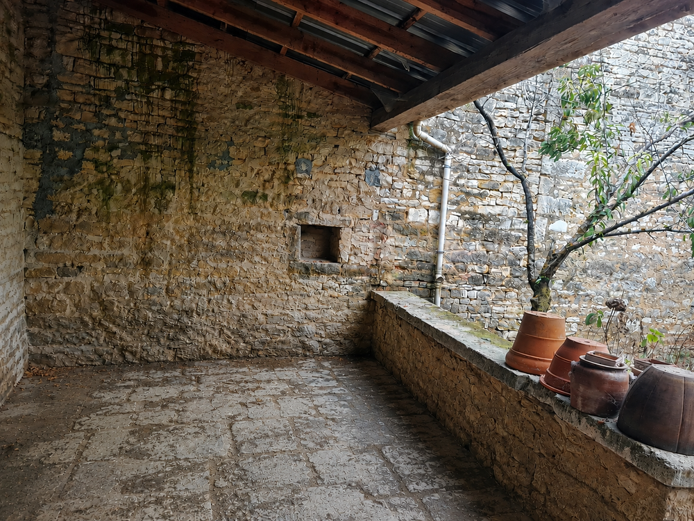 Grange 67m² avec cour - Centre MANSLE