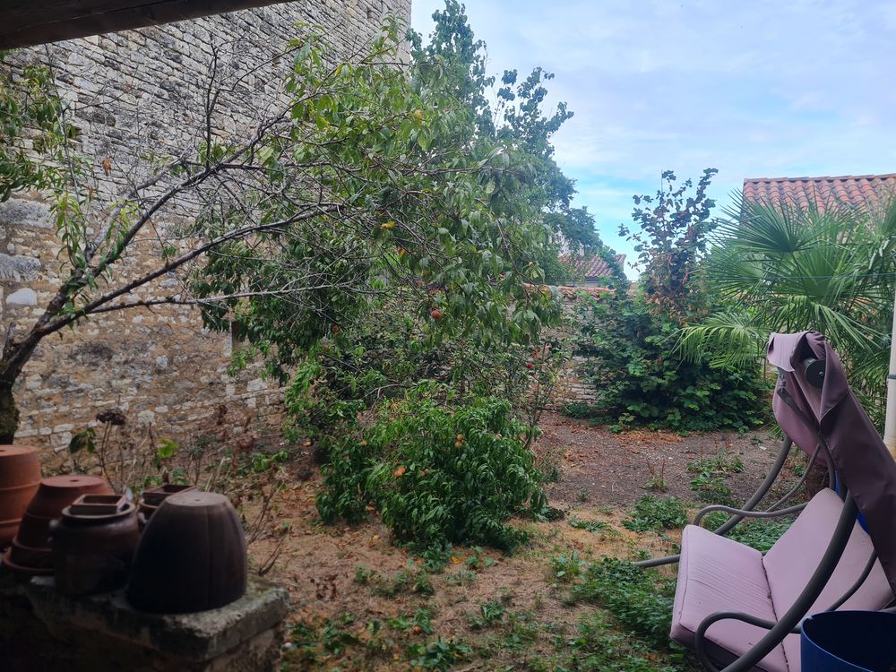 Grange 67m² avec cour - Centre MANSLE