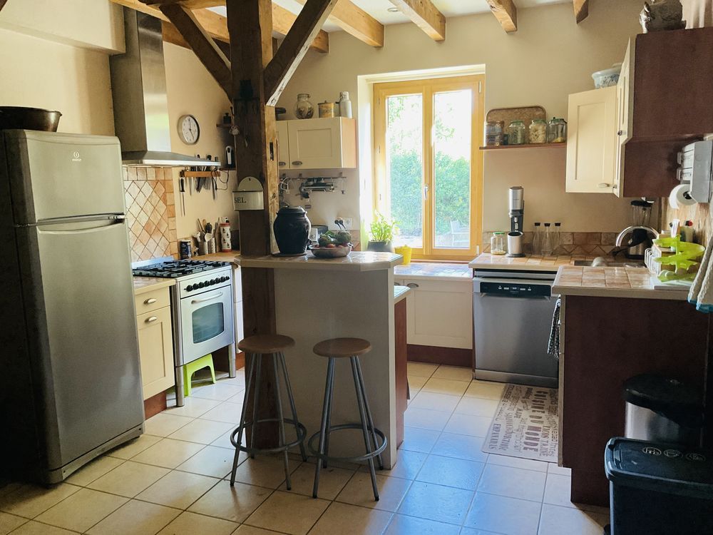Maison en galets typique de la Drôme avec gîte