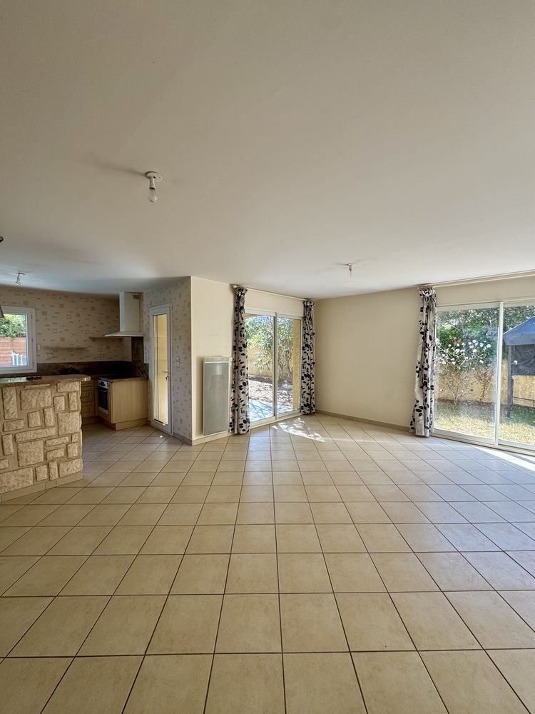 Maison 5 pièces de 114m² avec piscine chauffée et garage