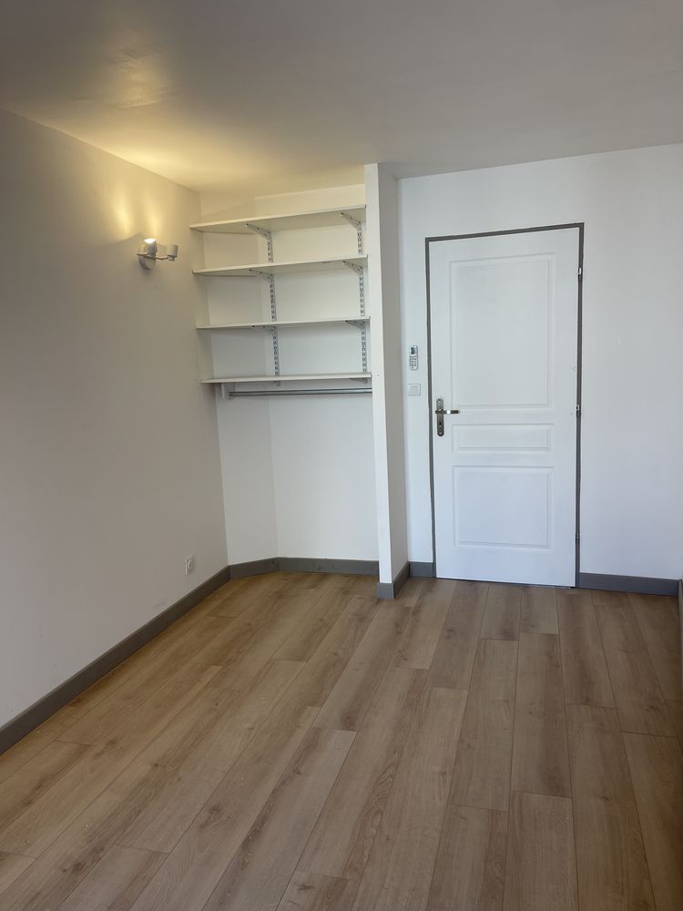 T2 refait a neuf climatisé proche hall rue piétonne