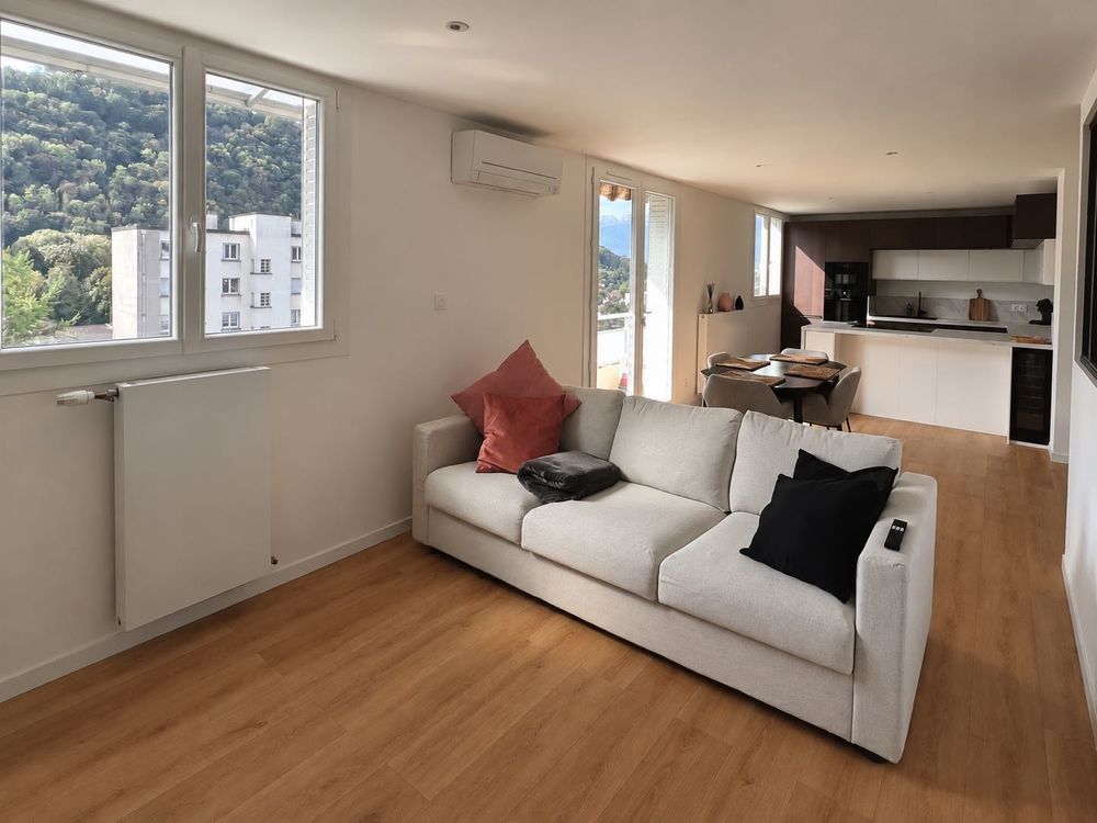 T2 62 m² €" DERNIER ETAGE €" RENOVE EN 2026 €" VUES MONTAGNES €" GIàRES