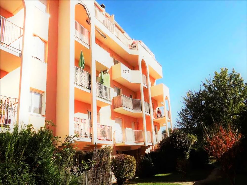 Particulier appartement T3, (72 m²) 3ème étage avec asc
