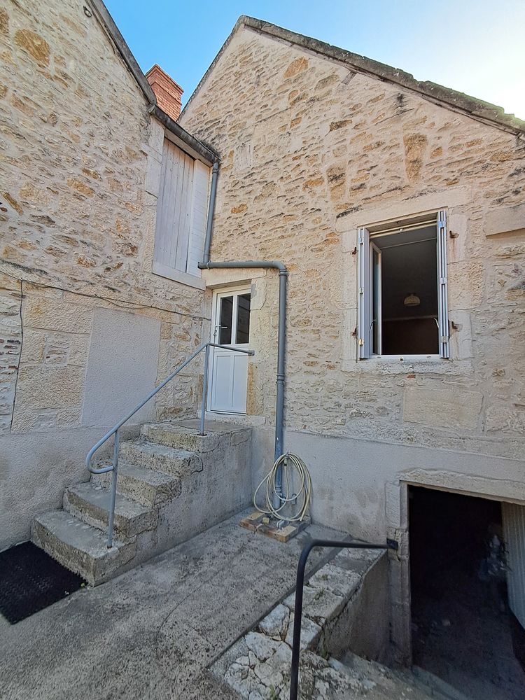 Maison en pierre entièrement rénovée ? Bruère-Allichamps