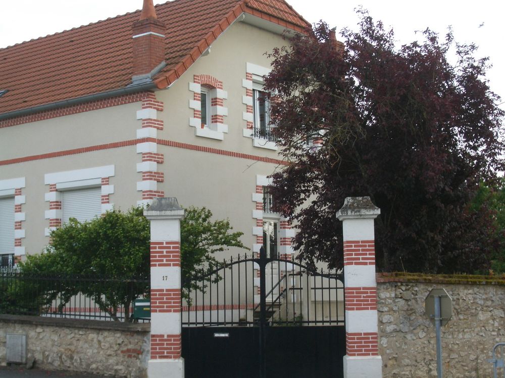 Maison Type F5 (cave,cour,jardin garage sur 600 m2)