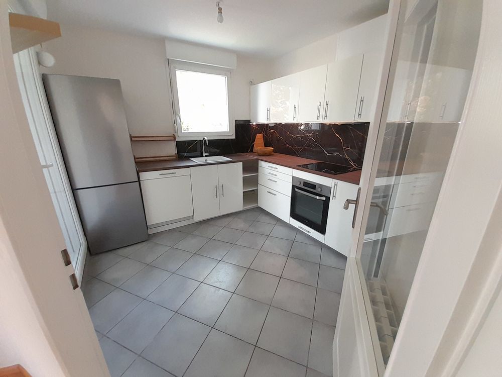 Bel appartement 4 pièces 80 m² loggia, cave, place parking