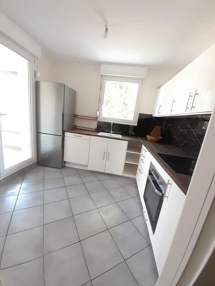 Bel appartement 4 pièces 80 m² loggia, cave, place parking
