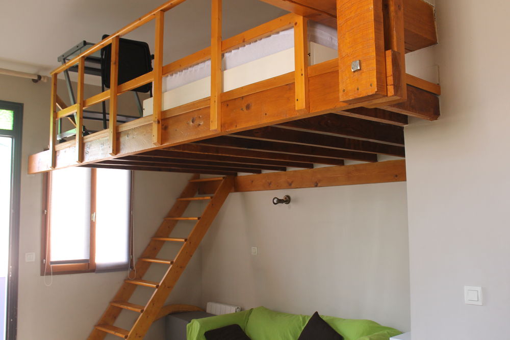 loué studio avec couchage en mezzanine