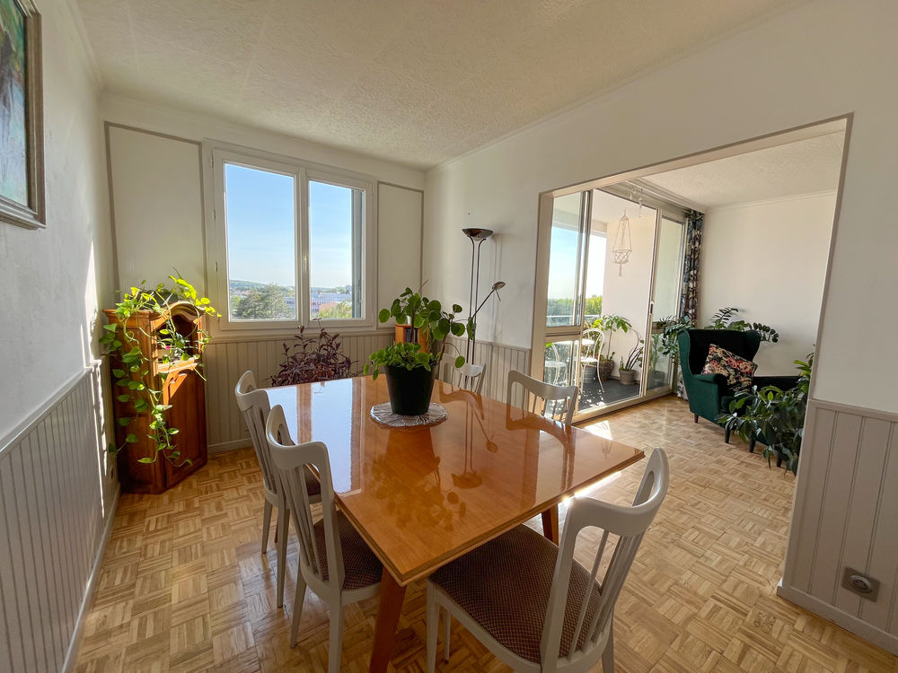 T5 lumineux de 86 m² - Balcon - DPE C - Les Clayes-sous-Bois