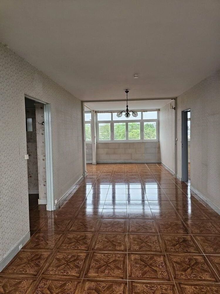 Appartement 3 pièces 59 m² possibilité 3 ch. Evry Village