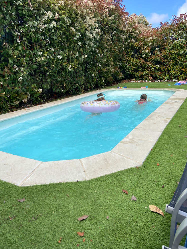 Maison récente climatisée avec piscine 4 ch et 2 parking