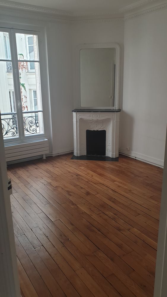 M° Pyrénées/Jourdain, 1er étage / 47m2 / lumineux