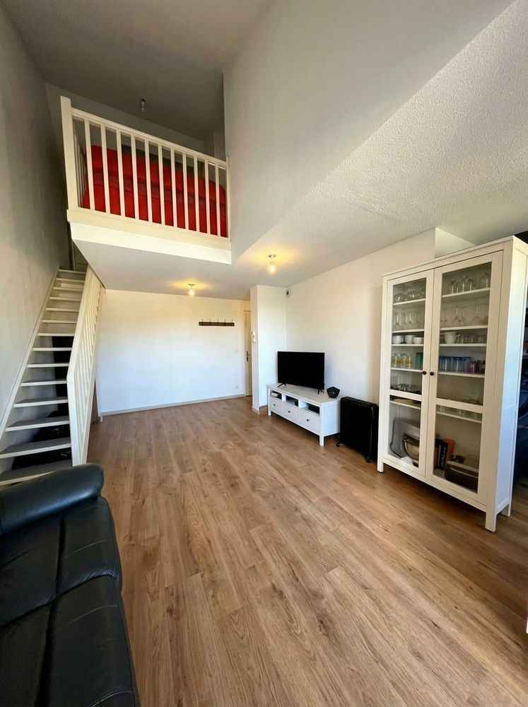 T2 duplex 47m2 avec mezzanine, terrasse, piscine, parking