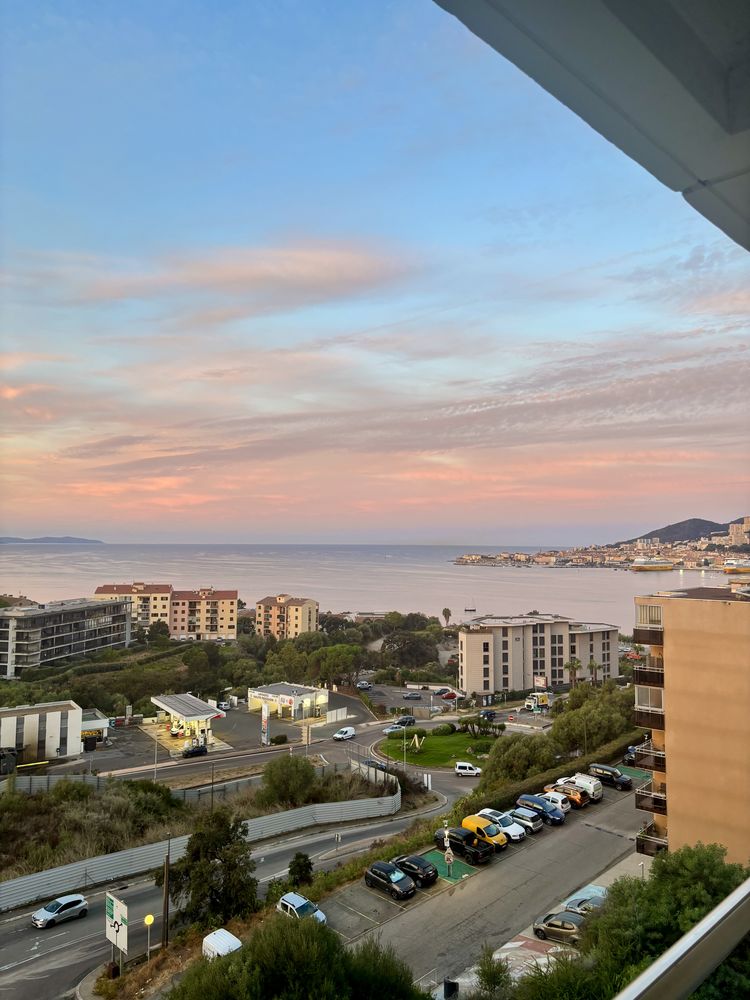 T2 standing vue mer panoramique + parking privé
